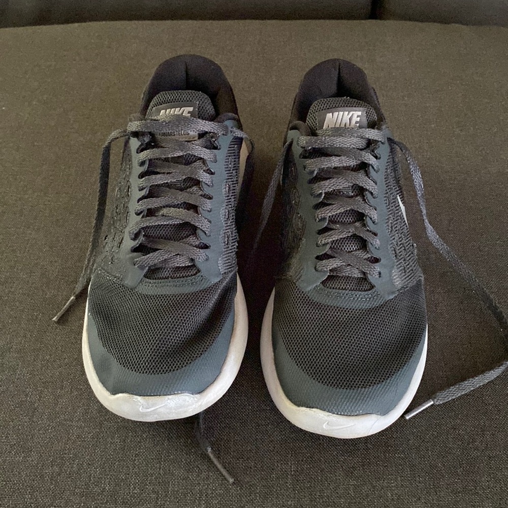 Nike Youth Black Lunarstelos